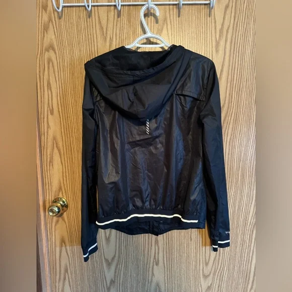 Under Armour Jacket - Picture 2 of 5